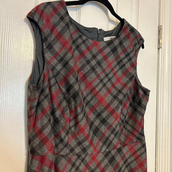 Sleeveless Gray and Red Plaid Dress - size 14P - Picture 1 of 7